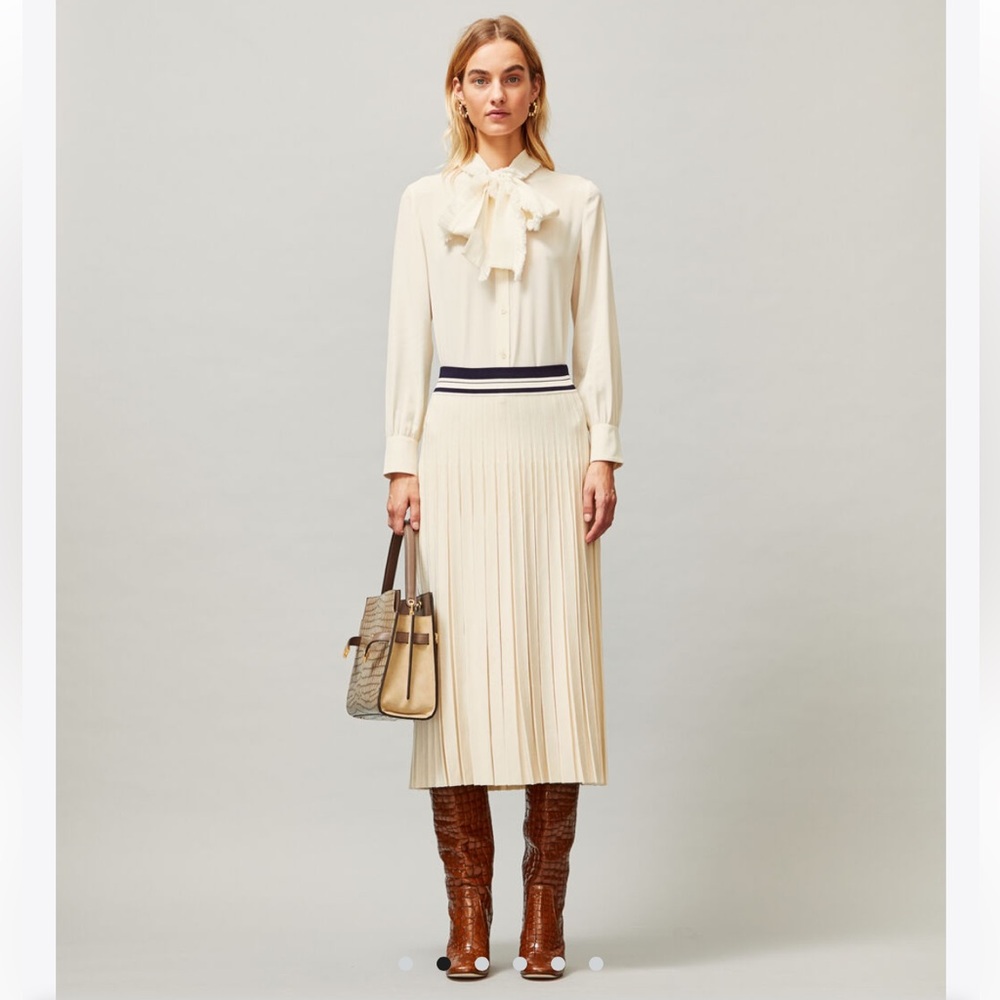 NWT Tory Burch Sweater skirt Long Pleated Ivory Navy Small